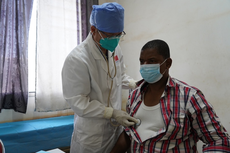 第20批援中非中國醫療隊：不以山海為遠 傳播仁心仁術