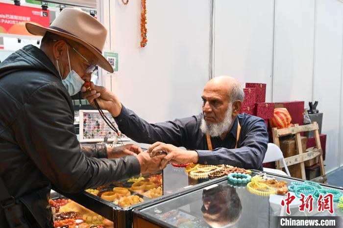 西藏拉薩：進(jìn)口商品展覽會(huì)家門口暢享國際購物盛宴